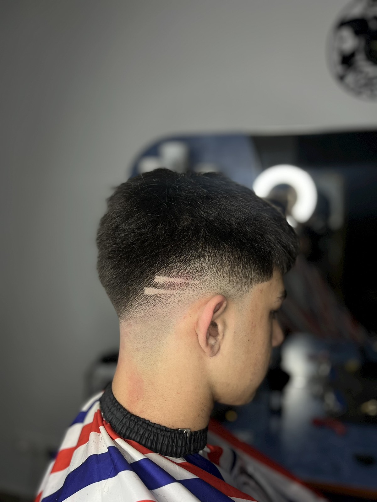 Beauty and barber shop DeLux